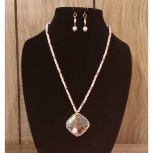 Vintage Marbled Peach Glass Beaded Gold Tone Pendant 23-25" Necklace & Earrings
